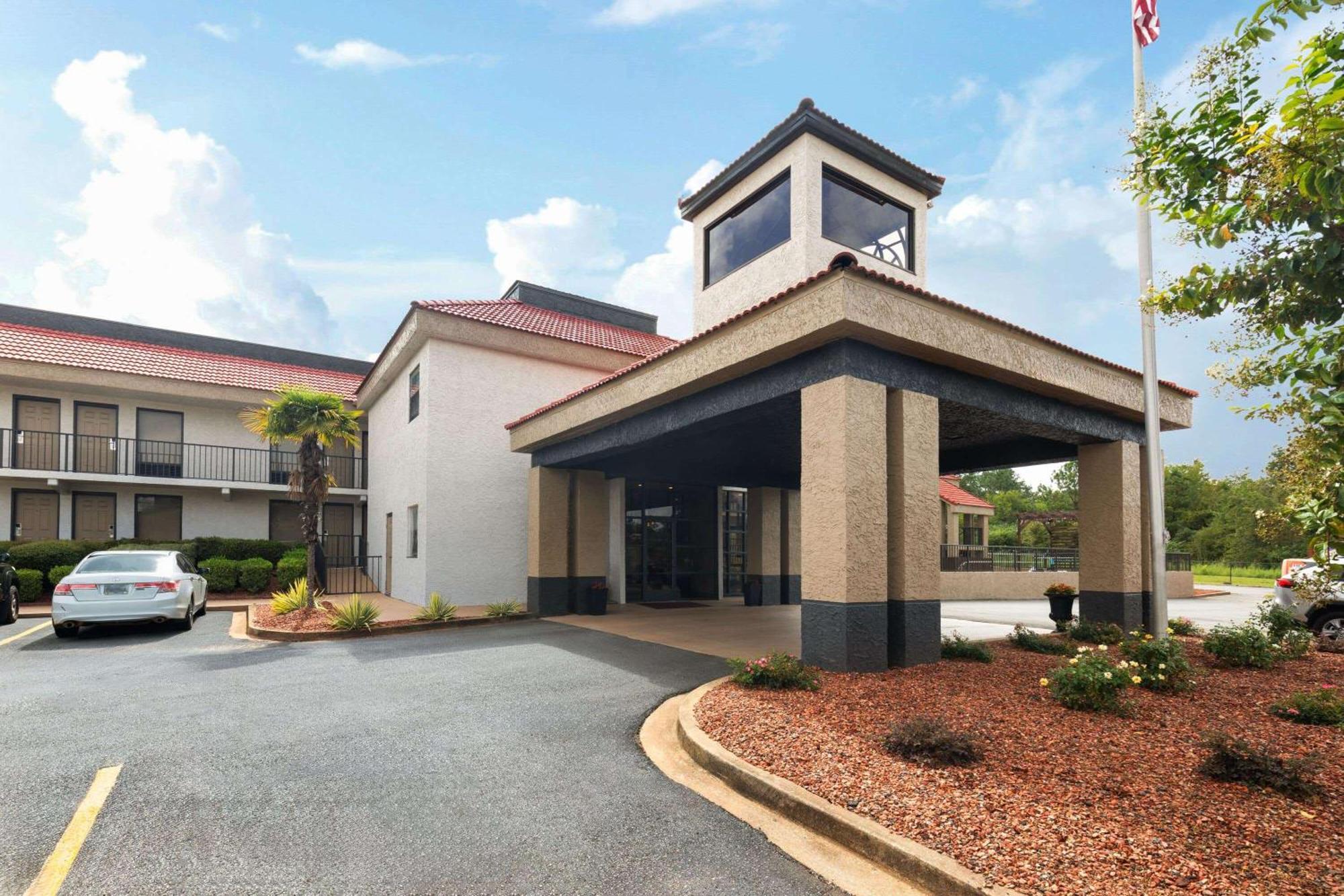 Ramada By Wyndham Bainbridge Hotel Exterior foto